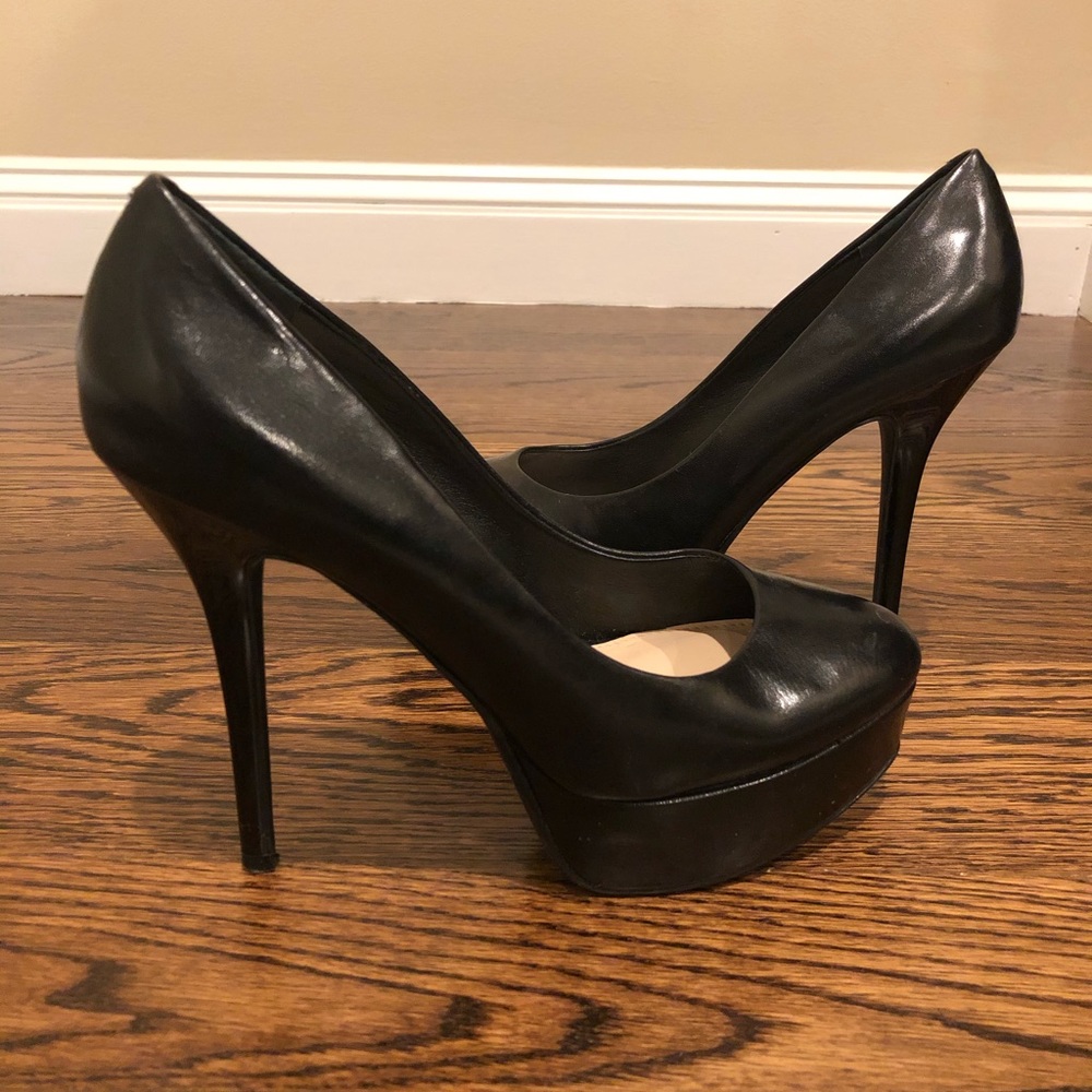 Guess black pumps - Size 6